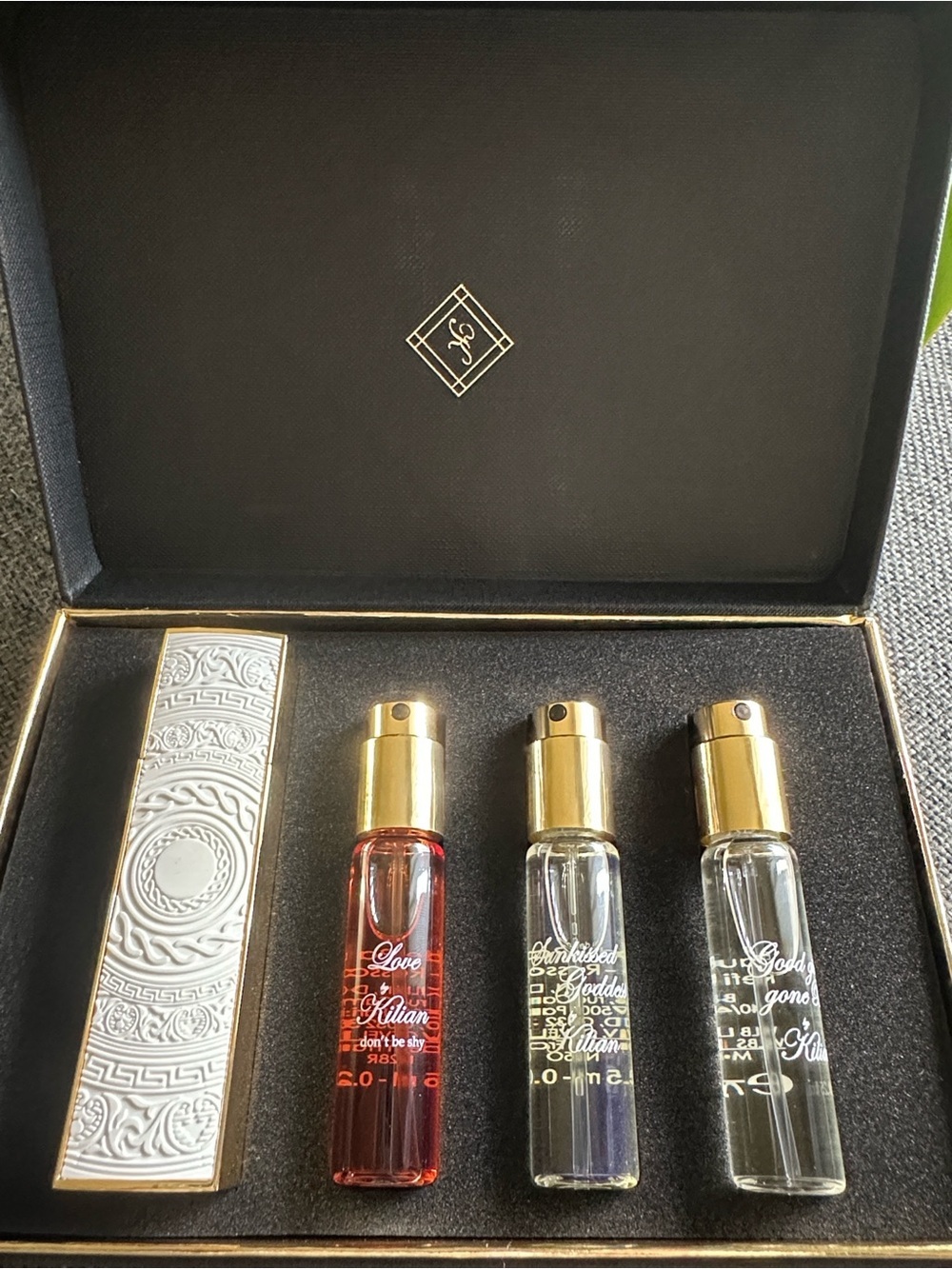 NEW Kilian Paris ‘The Hero Discovery Set’ Luxury Travel Spray & 4 Refills - Picture 4 of 5